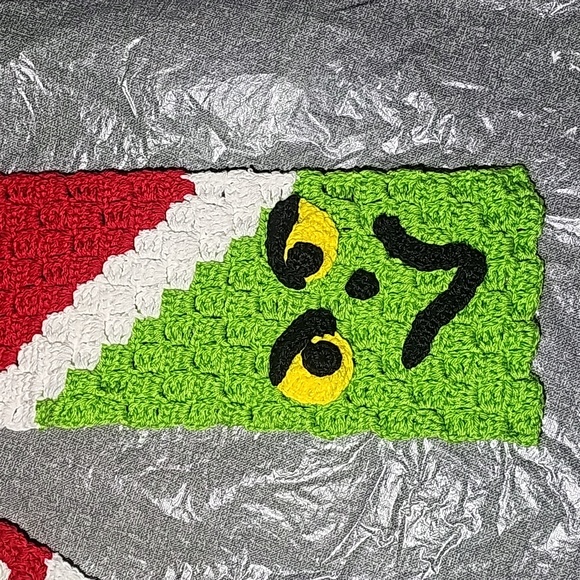 Home Made Hand Crafted Crochet Corner to Corner Grinch Scarf New red green white - Picture 2 of 5